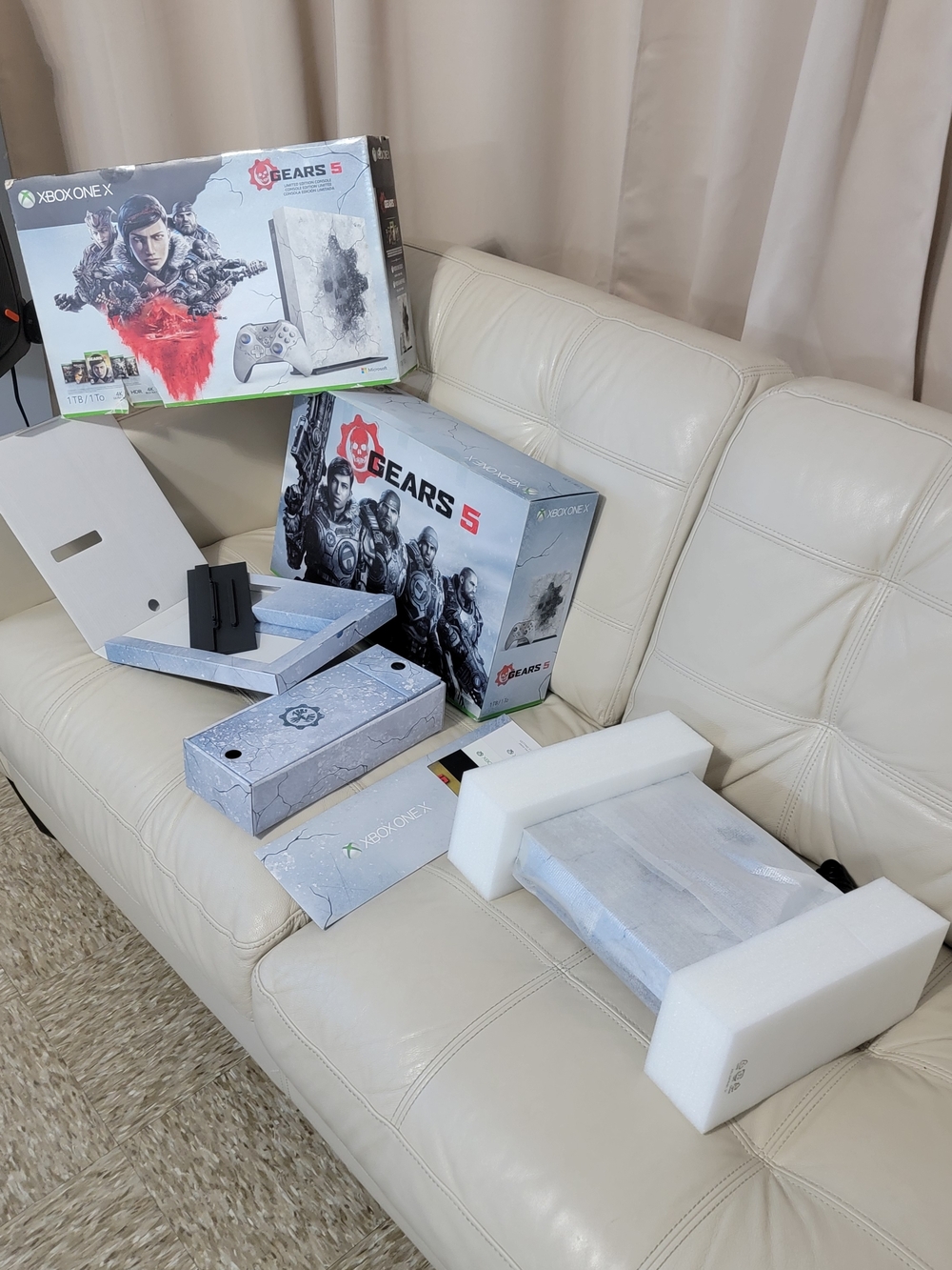 XBOX 1x Gears 5 Limited Edition Console - White/Gray